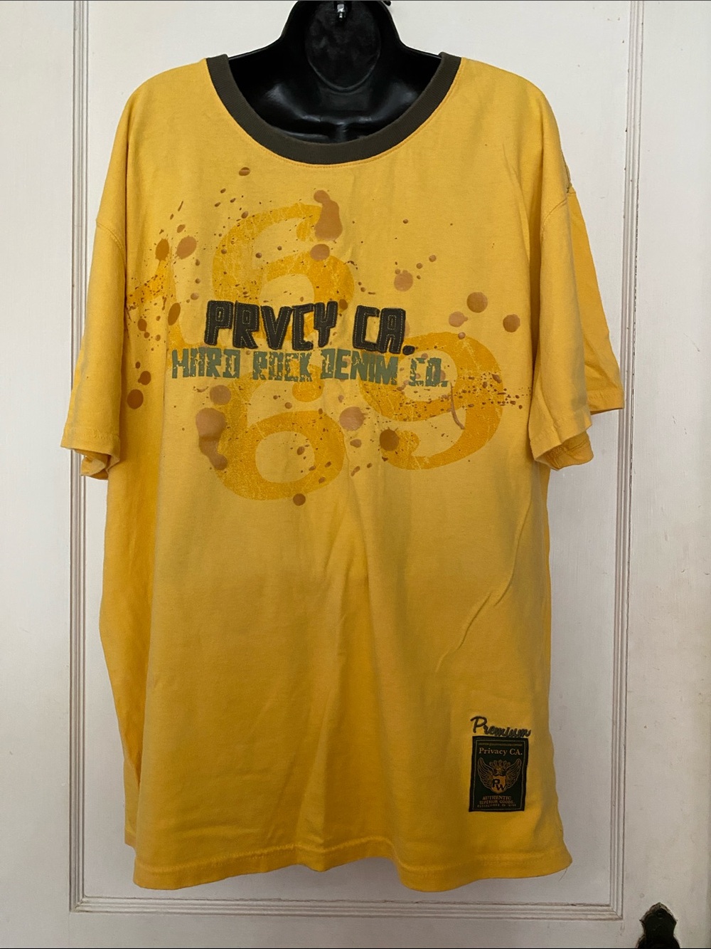 ! Privacy CA t-shirt size XL in pre-owned good condition